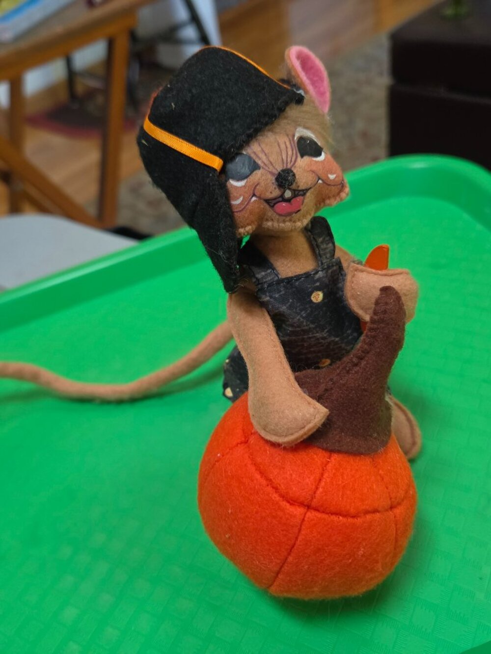 Annalee pumpkin carving mouse 6 inch felt wearing overalls